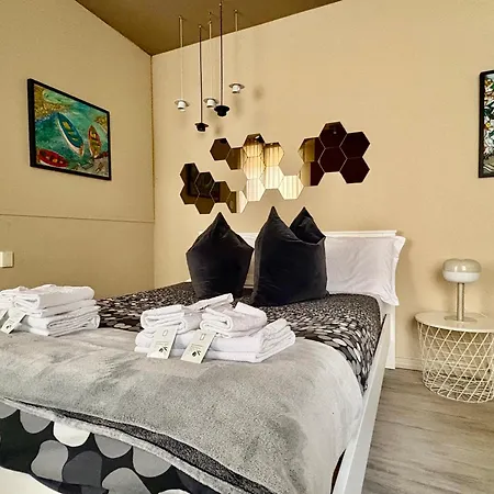 Moderna - Charme & Relax In Centro - Free Parking 3* مودينا